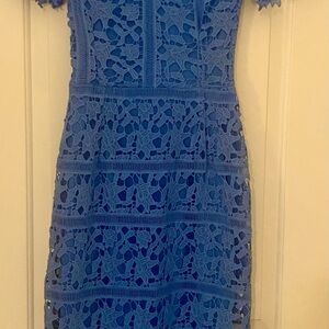 🩵 NWT Missguided Crochet Lace Midi Dress – Size 2 (Blue)